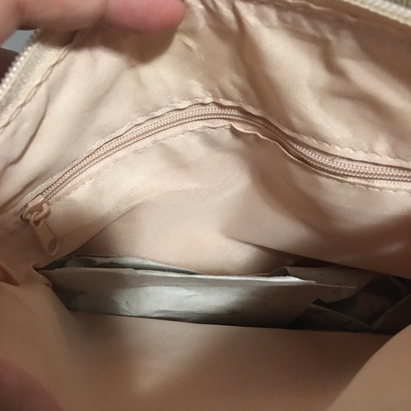 Baby pink cross body bag with gold embellishments! - Picture 3 of 4